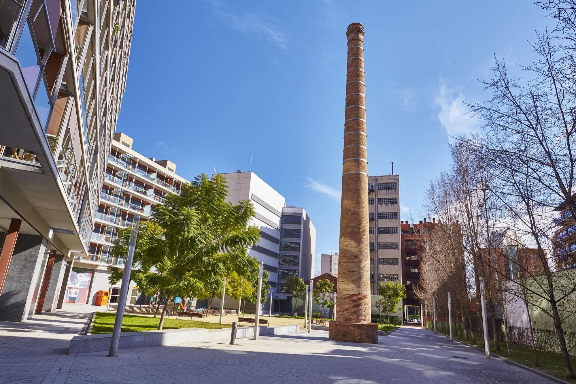 The Lonely Chimney Apartments Barcelona Exterior photo